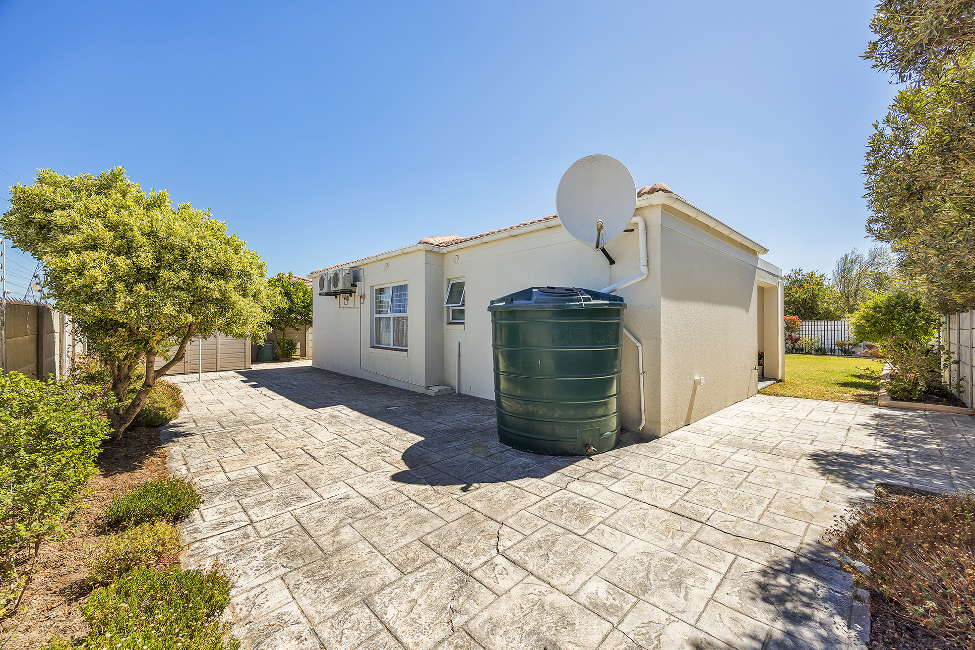 To Let 3 Bedroom Property for Rent in Sunningdale Western Cape